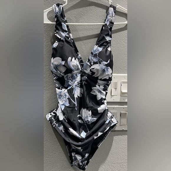 You Di An one piece swimsuit bikini new with tags size medium - Picture 1 of 5